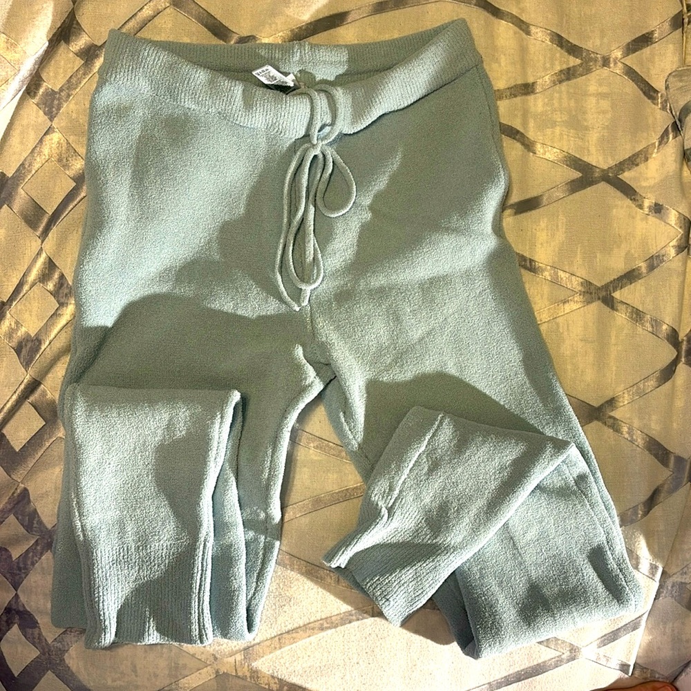 Skims light blue cozy sweater leggings, L- EUC